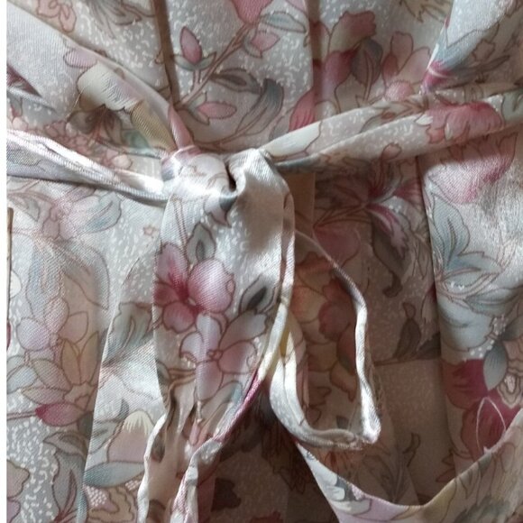 CELSA Floral Pink Short Robe Satin Finish Adjustable Strap Short Sleeve Size M/L - Picture 3 of 15